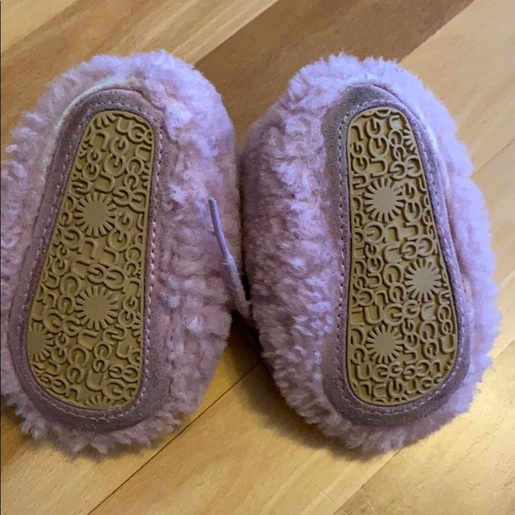UGG infant pink booties - Picture 3 of 5